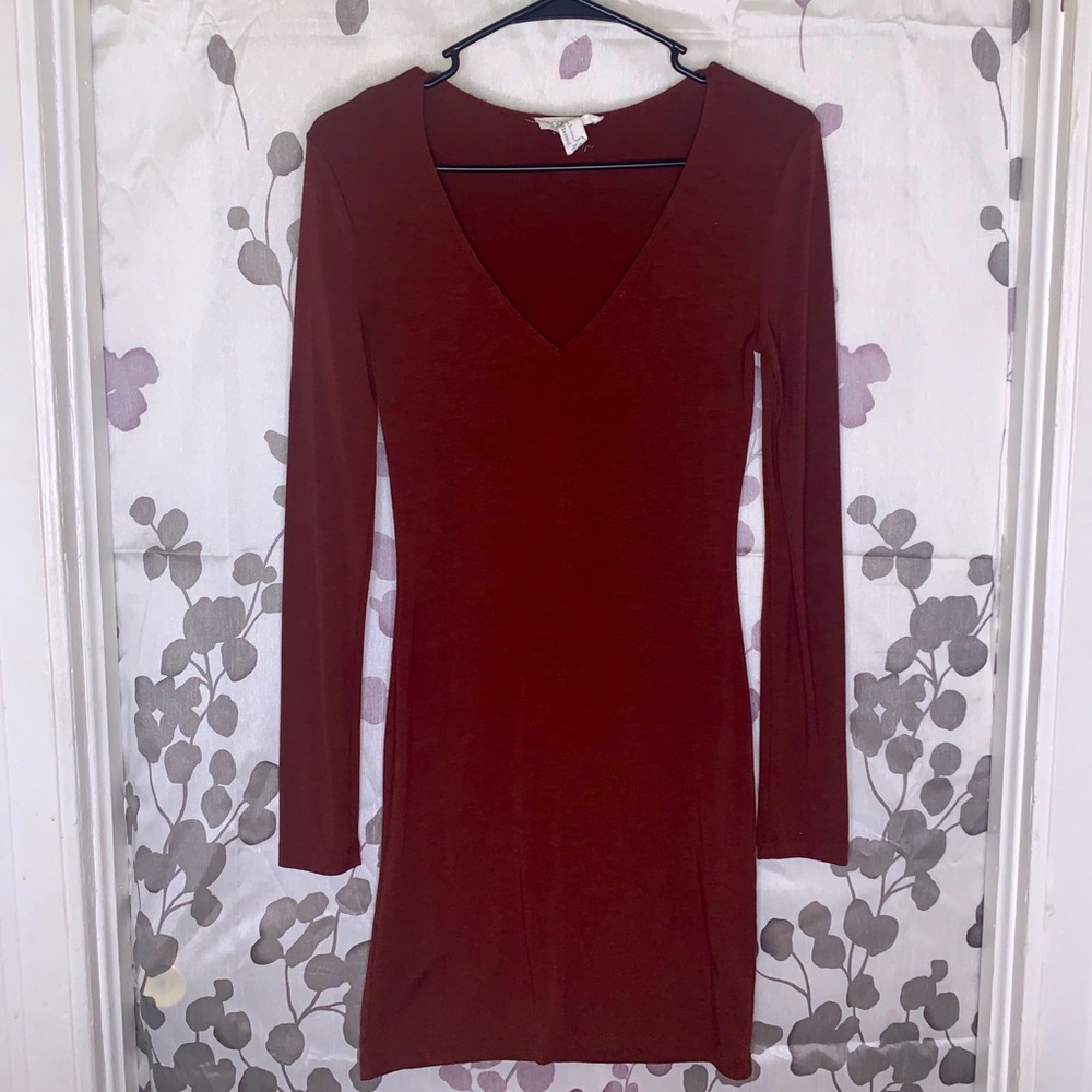 Brownish red (rust/burgundy) long sleeved dress